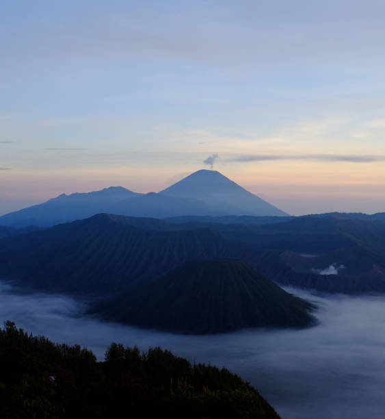 istock Beautiful mountain scenery photos, mountain wallpapers 2177802462