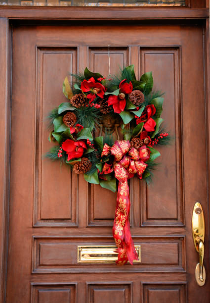 istock Holiday Wreaths Christmas 2177813700