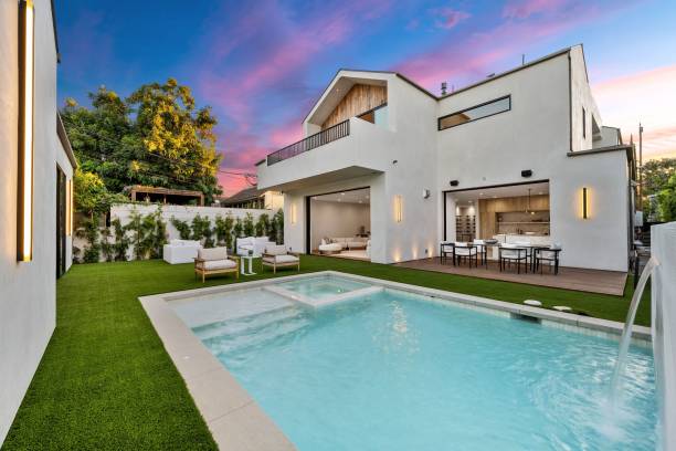 istock Luxury home with pool at sunset. 2178090991