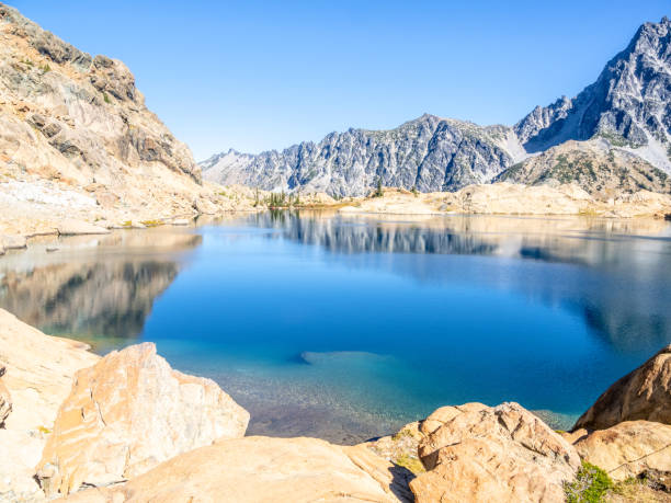 istock Lake Ingalls in Central Cascade Mountains 2178125074