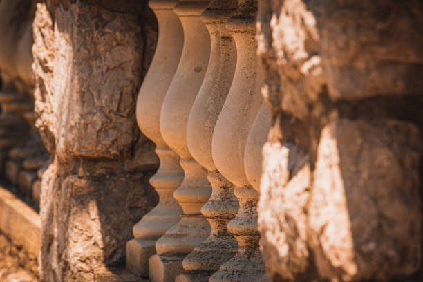 Pillars background pattern