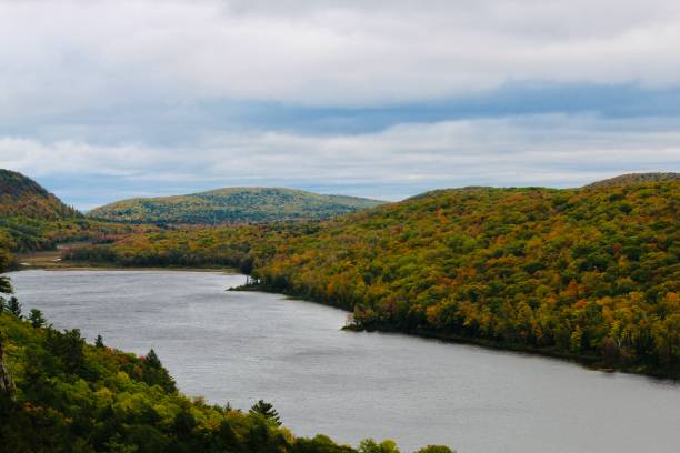 istock Lake of clouds 2178273303