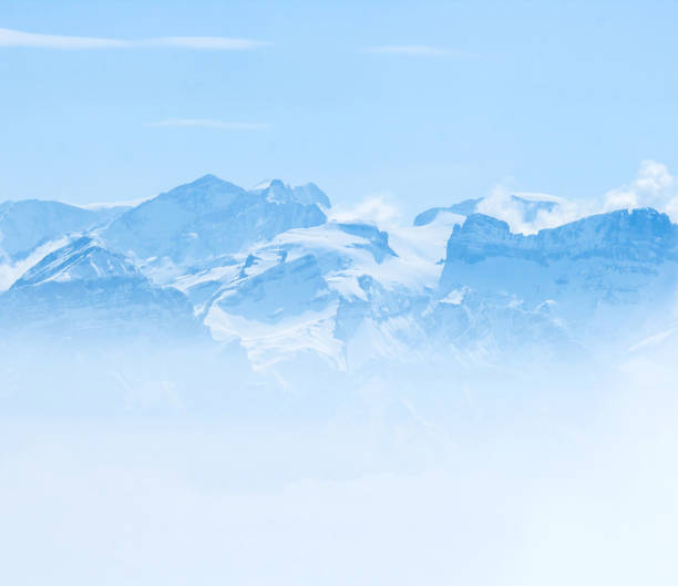 Beautiful snow-capped mountains, snow-capped mountain scenery