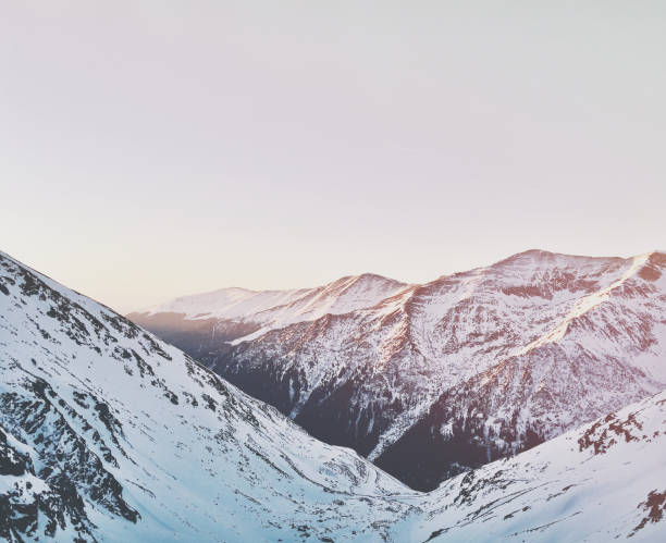 Beautiful snow-capped mountains, snow-capped mountain scenery