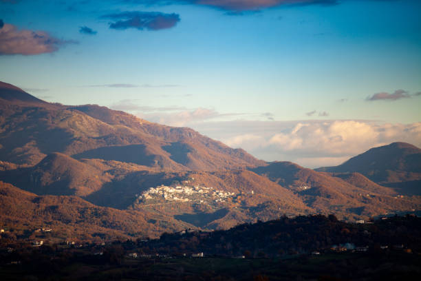 istock A town in an Italian valley 2178551145