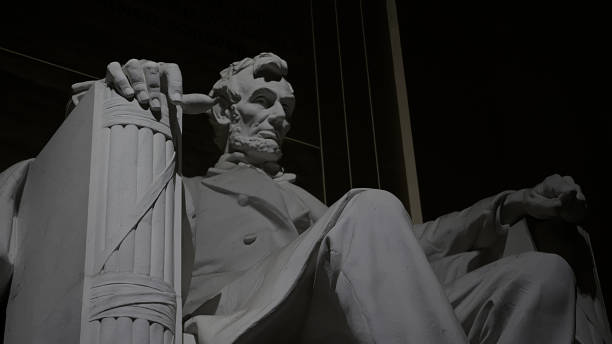 istock Lincoln Memorial Profile with Dark Lighting 2178678346