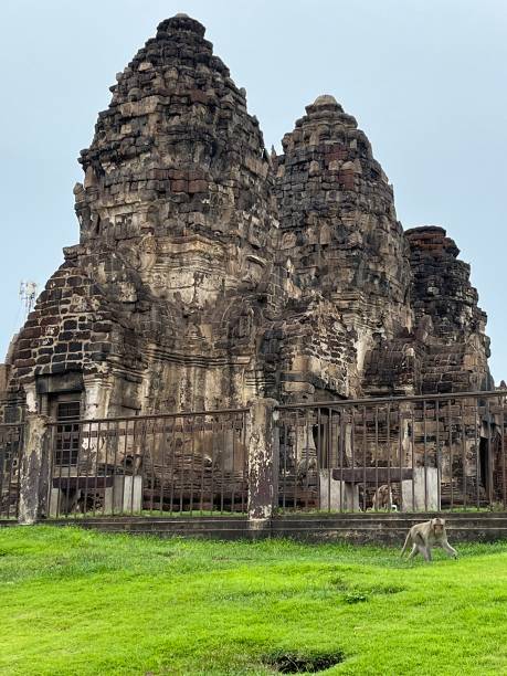 Thailand- Lopburi- Phra Prang Sam Yod ( Monkey temple)