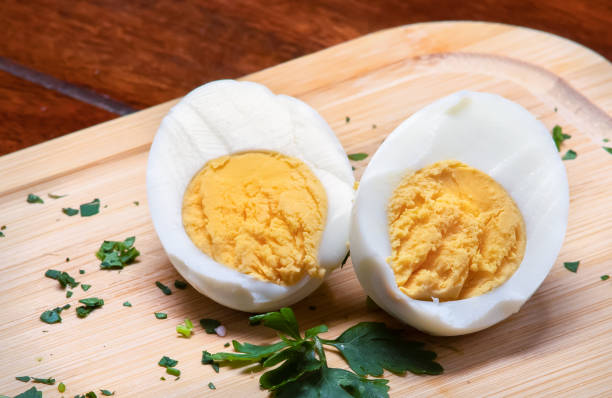 Ovo Recheado com Coco Cremoso: Páscoa Deliciosa! - receita deliciosa profissional - passo 2