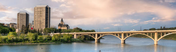 istock Saskatoon downtown city Broadway Bridge over the Saskatchewan River 2178755060