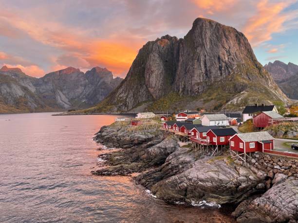 istock Reine, Lofoten 2178877995