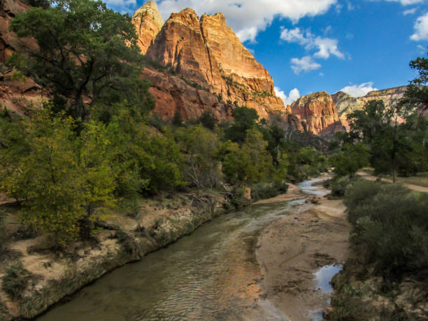 Zion National Park, originally the Mukuntuweap National Monument, was proclaimed in 1919, which makes it the oldest National Park in Utah. It is located at the junction between three different ecosystems, namely the Colorado Plateau, Great Basin and Mojave Desert.