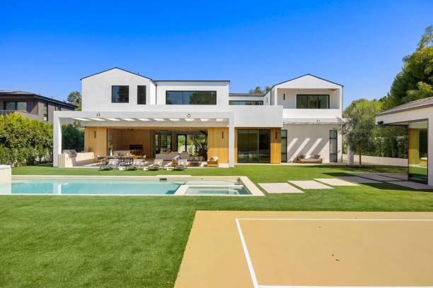 istock Modern luxury home with pool and patio. 2179171092