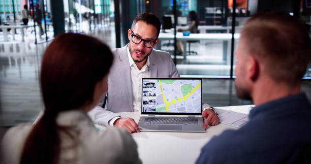 istock Showing Real Estate To Customer 2179233384