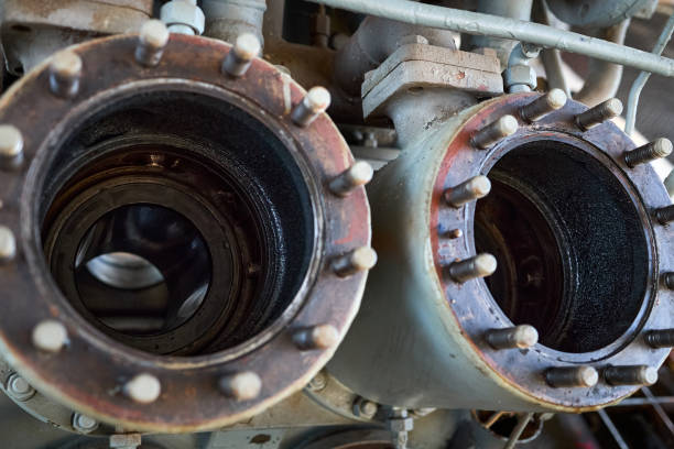 detailed exposition of the old piston aircraft engine