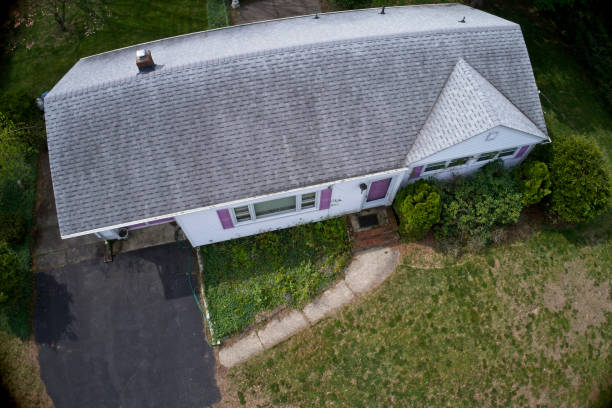 istock Neglected home and landscaping that needs care 2179830833
