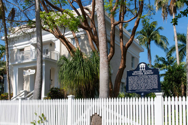 luxury homes on the ocean