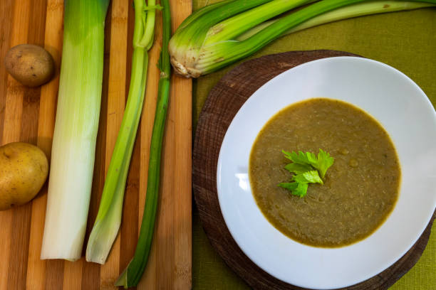 Vellutata con porro e sedano e patate