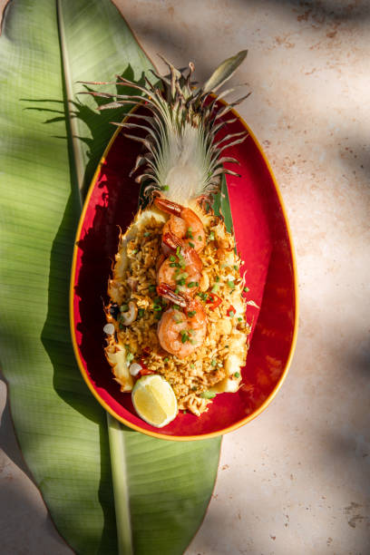 Abacaxi Recheado com Camarão: Delícia Tropical - receita deliciosa profissional - passo 2