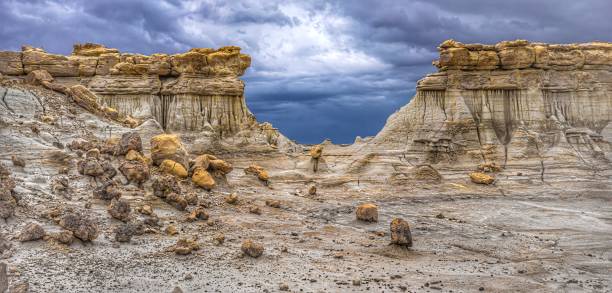 istock Valley of Dreams 2180570015