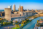 luftaufnahme-der-skyline-von-cleveland-ohio-bei-sonnenuntergang.jpg?b=1&s=170x170&k=20&c=jXL3zUC3pBqES5DH_WRpsiEaxyavlpzCkc_sS35KXps=
