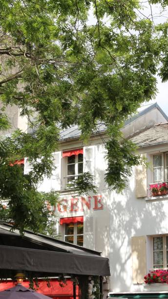 istock Paris Parisian building Montmatre 2180708988