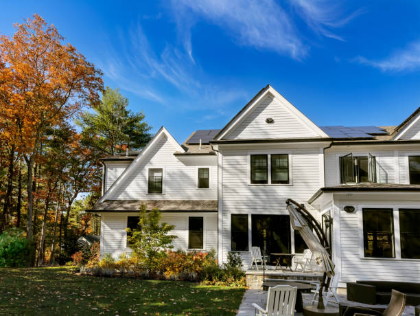 istock Falling leaves and shorter days cut solar production 2180837770