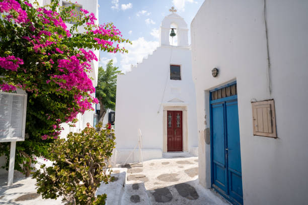 istock Mykonos street 2181138541