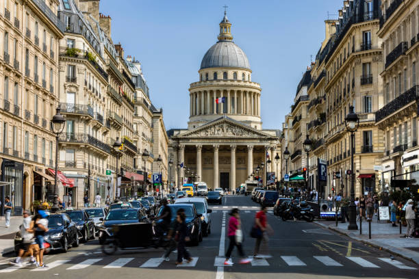 istock Paris with traffic in Latin Quatier 2181505995