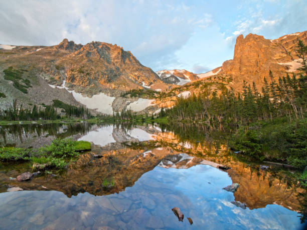 istock Lake Helene Sunrise 2181592567