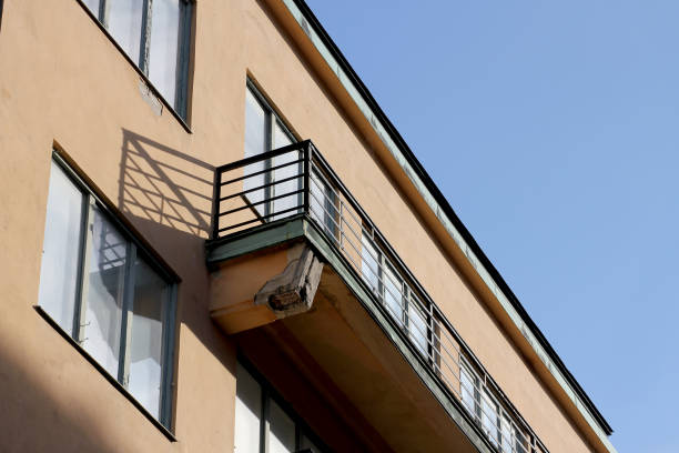 istock A balcony starting to fall apart 2181607747