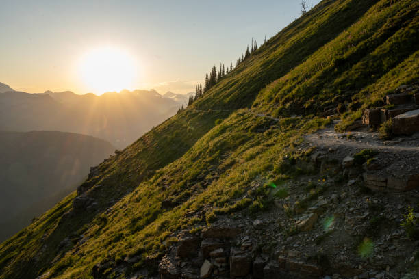 istock Sun Burst Over The Highline Trail At Sunset 2181820388