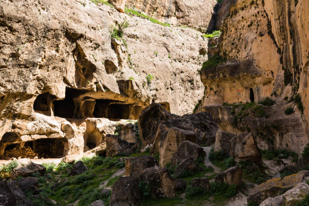 istock Hasankeyf Castle and cave dwelling in Hasankeyf before submerged, Turkey 2181876589