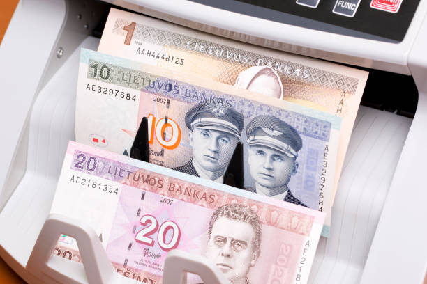 Lithuanian litas in the counting machine