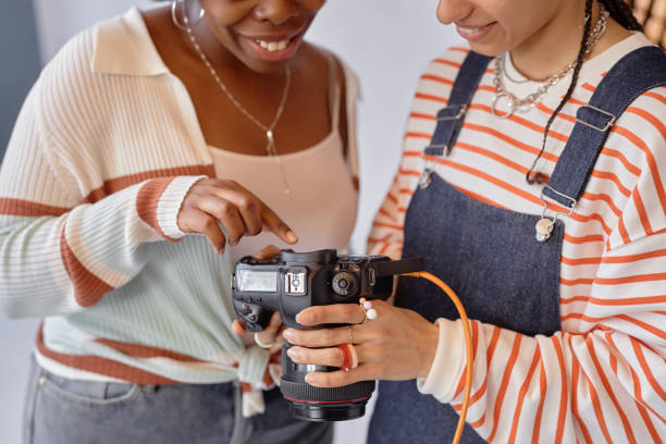 istock Model and Photographer Discussing Pictures 2181930975