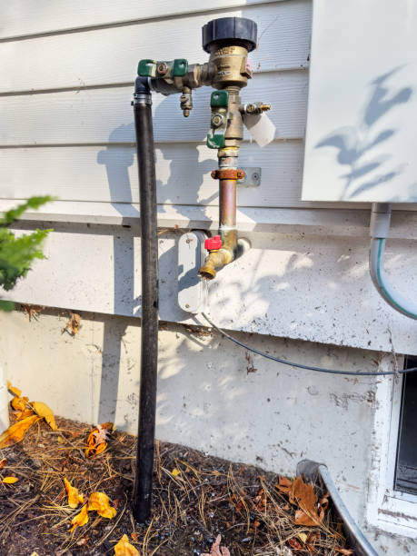 istock Winterizing outside water faucet 2181931012