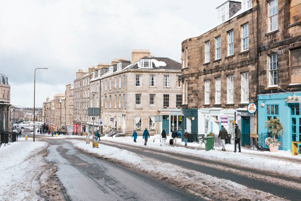 Edinburgh Snowfall 50+ Edinburgh In December Snow Stock Photos, Pictures & Royalty-Free ...