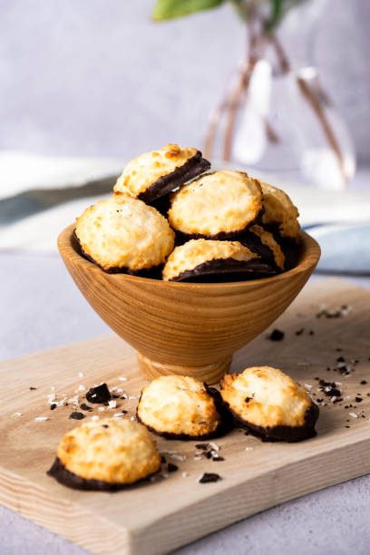 istock Coconut and dark chocolate Macaroons - Stock photo 2181991282