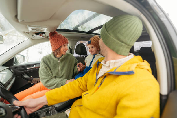 istock Family on a winter road trip 2182091485