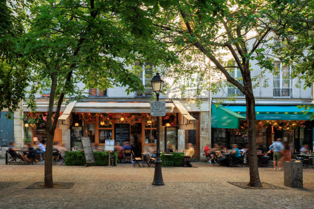 istock Sidewalk cafe in Paris, France 2182181623