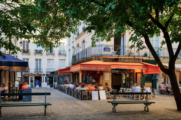 istock Sidewalk cafe in Paris, France 2182181624