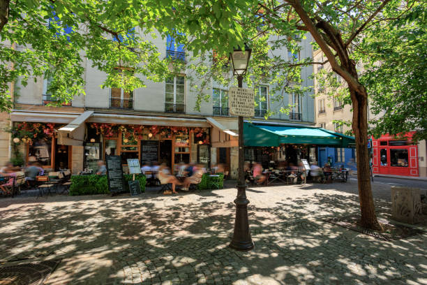 istock Sidewalk cafe in Paris, France 2182181653