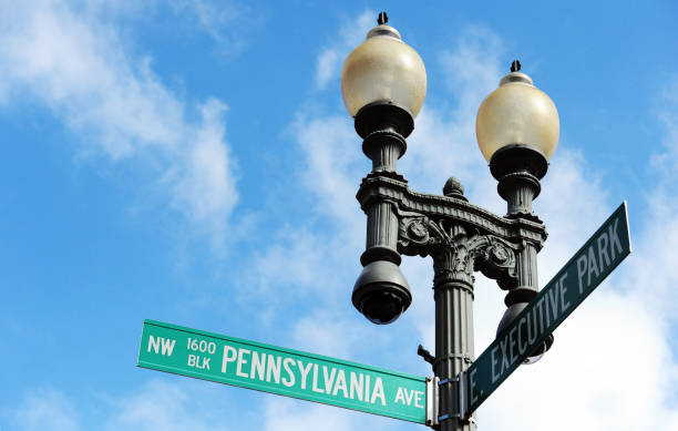 istock Streetlight in Washington 2182285522