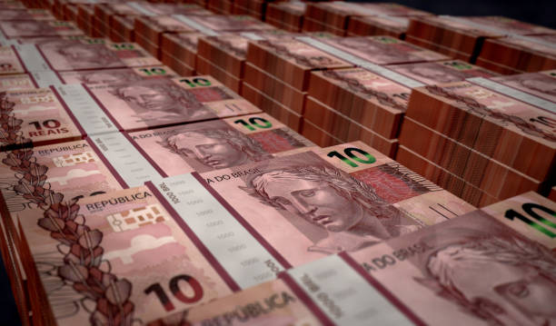 istock Brasil Real money banknotes pack 3d illustration 2182444765
