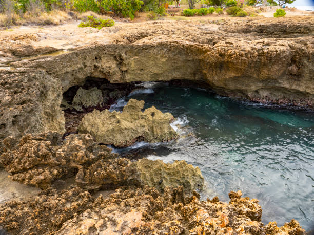istock View of Mermaid's Cave Hawaii 2182478585