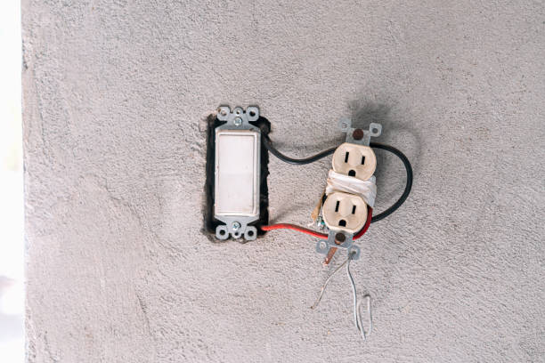 Unsafe Electrical Wiring in a Residential Area of San Luis, Sonora, Mexico