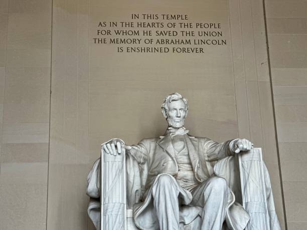 istock Lincoln Memorial 2182895792