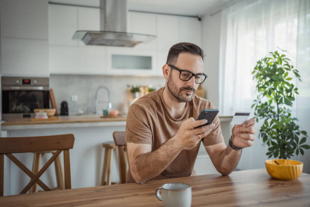istock Today’s the perfect day for online shopping 2183304704