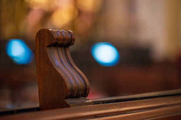 Ornamenti in chiesa di legno