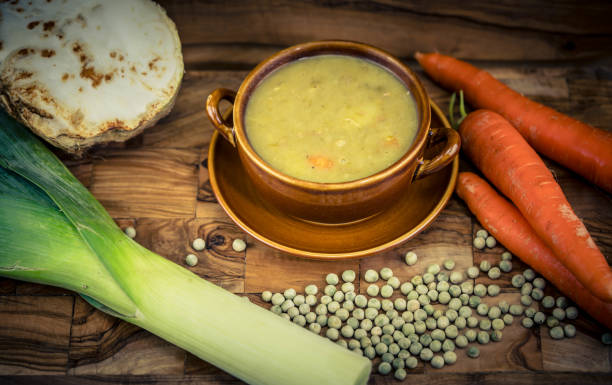 suppe - duitse gerechten stockfoto's en -beelden
