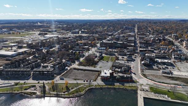 istock Orillia Downtown Photo shoot 2183542724